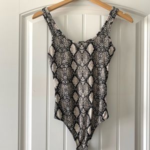 NWOT Snakeskin Bodysuit ✨